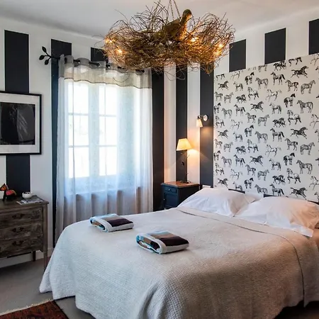 Les Deux Abbesses En Holiday home *