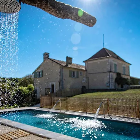 Les Deux Abbesses En Holiday home *