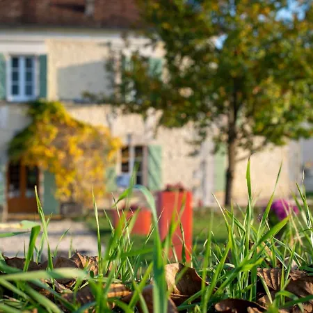 Les Deux Abbesses En Mareuil-sur-Belle