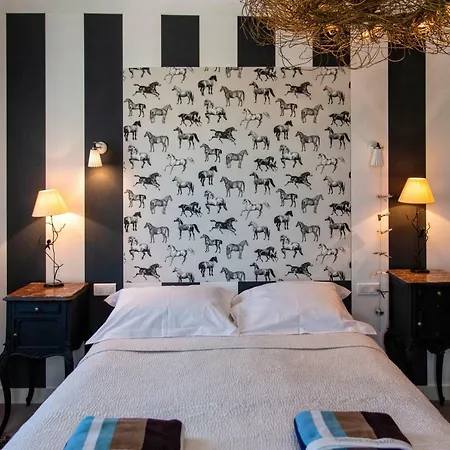Les Deux Abbesses En Mareuil-sur-Belle