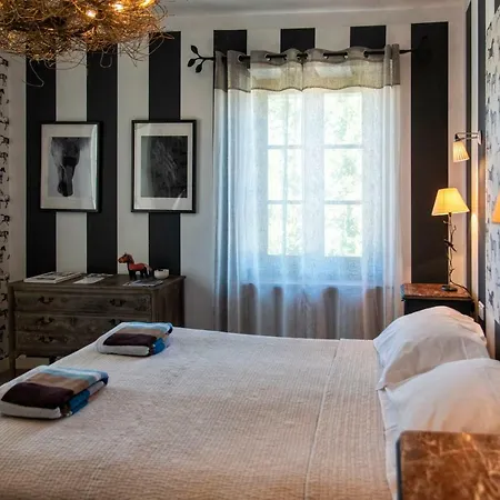 Les Deux Abbesses En Holiday home