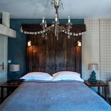 Holiday home Les Deux Abbesses En *