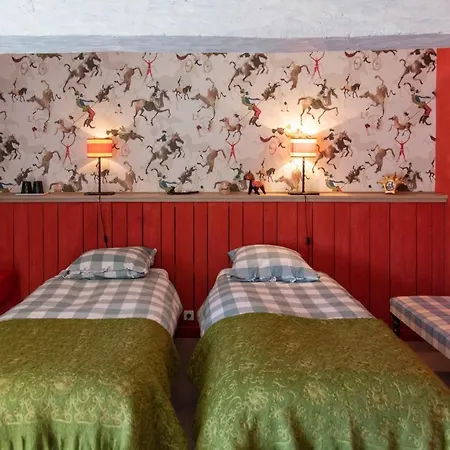 Les Deux Abbesses En * Mareuil-sur-Belle